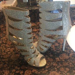 Brand new size 6 heels